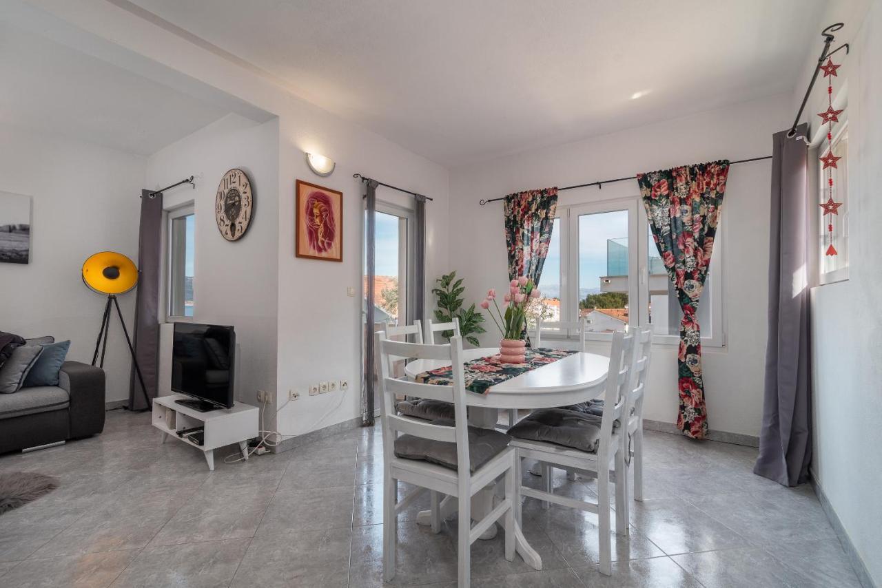 Holiday Villa Nostra 特罗吉尔 外观 照片