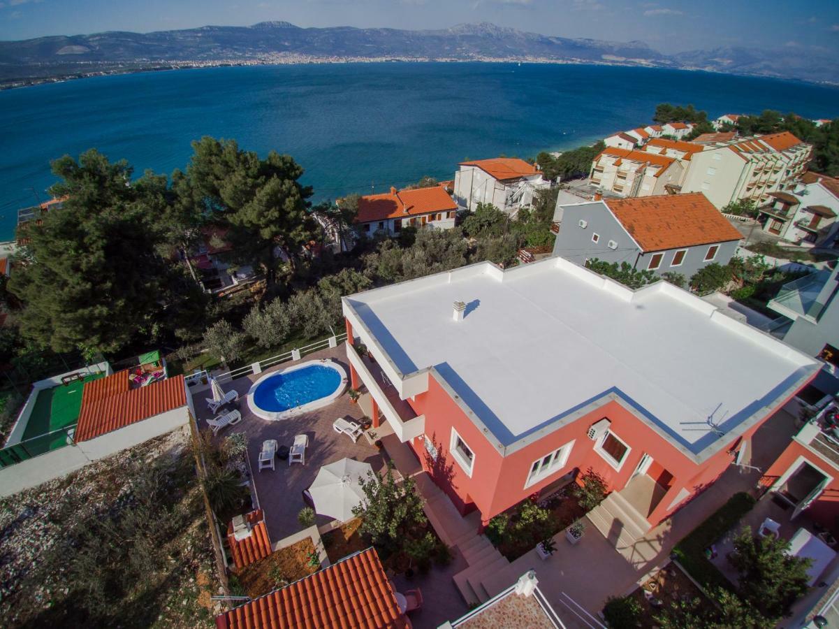 Holiday Villa Nostra 特罗吉尔 外观 照片